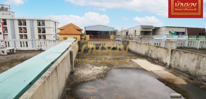 อาคารพาณิชย์ 2 ชั้นครึ่ง ซ.บางปลา12 ใกล้โรงเรียนสาธิตบางนา