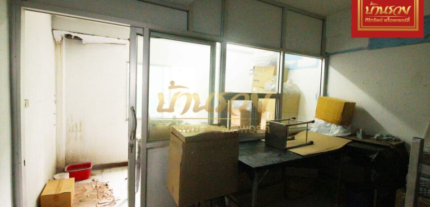 อาคารพาณิชย์ 2 ชั้นครึ่ง ซ.บางปลา12 ใกล้โรงเรียนสาธิตบางนา