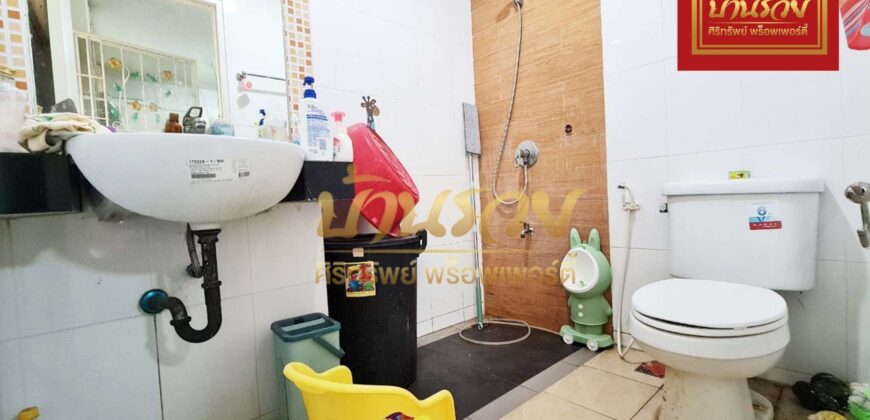 ทาวน์เฮ้าส์ 2 ชั้น หมู่บ้านทรัพย์รุ่งเรืองซิตี้ ใกล้ BTS เคหะ ติดถนนสุขุมวิท