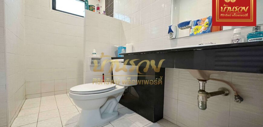 บ้านแฝด 1 ชั้น หมู่บ้าน กิตตินครการ์เด้นท์วิลล์ ซ.บางปลา 2 ใกล้วัดหลวงพ่อโตบางพลี พร้อมเข้าอยู่