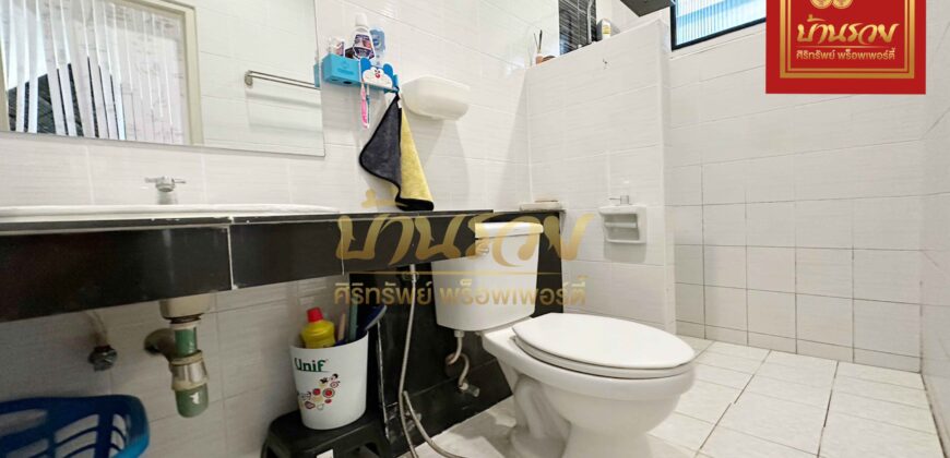 บ้านแฝด 1 ชั้น หมู่บ้าน กิตตินครการ์เด้นท์วิลล์ ซ.บางปลา 2 ใกล้วัดหลวงพ่อโตบางพลี พร้อมเข้าอยู่