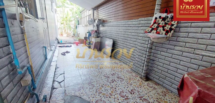 ห้องเช่า 2 ชั้น พร้อมส่งกิจการต่อ ห่างสถานีรถไฟฟ้า โรงเรียนนายเรือ เพียง 500 เมตร