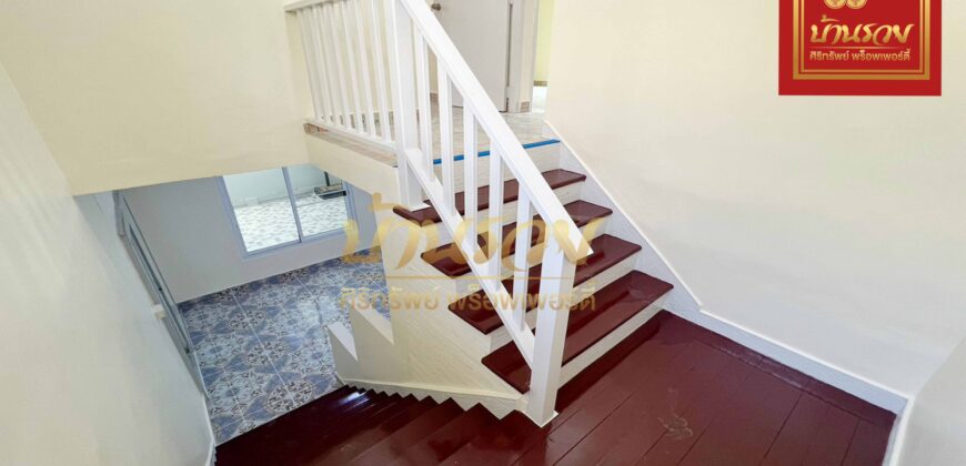 บ้านแฝด 2 ชั้น หมู่บ้านพฤกษา 15 บางพลี – ตำหรุ ใกล้นิคมอุตสาหกรรมบางปู บ้านตกแต่งเปลี่ยนวัสดุใหม่ทั้งหลัง