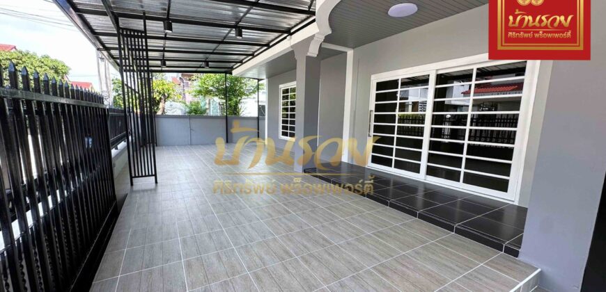 บ้านเดี่ยว 2 ชั้น #หลังมุม หมู่บ้าน เฟื่องฟ้า 9 เฟส 4 ซอยมังกร ใกล้จุดขึ้น – ลงทางด่วนกาญจนาภิเษก บ้านรีโนเวทใหม่ทั้งหลัง