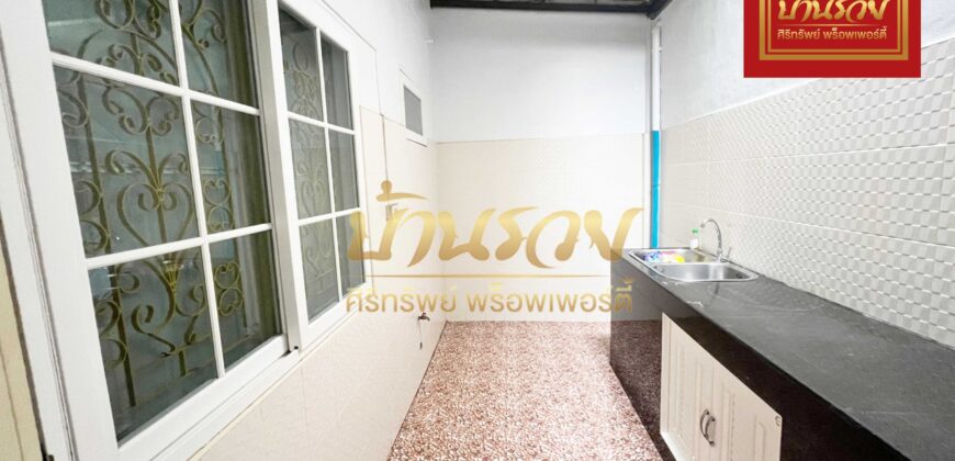 ทาวน์เฮ้าส์ 2 ชั้น หมู่บ้านเฟื่องฟ้า 11 เฟส 9 ซอยมังกร-เทพารักษ์ ใกล้จุดขึ้น-ลงทางด่วนกาญจนา