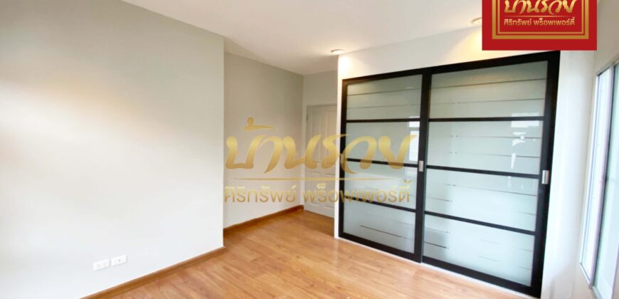 บ้านเดี่ยว 2 ชั้น หมู่บ้านเดอะซิตี้ ติดถนนรัตนาธิเบศร์ ใกล้รถไฟฟ้าสายสีม่วงสถานีพระนั่งเกล้า