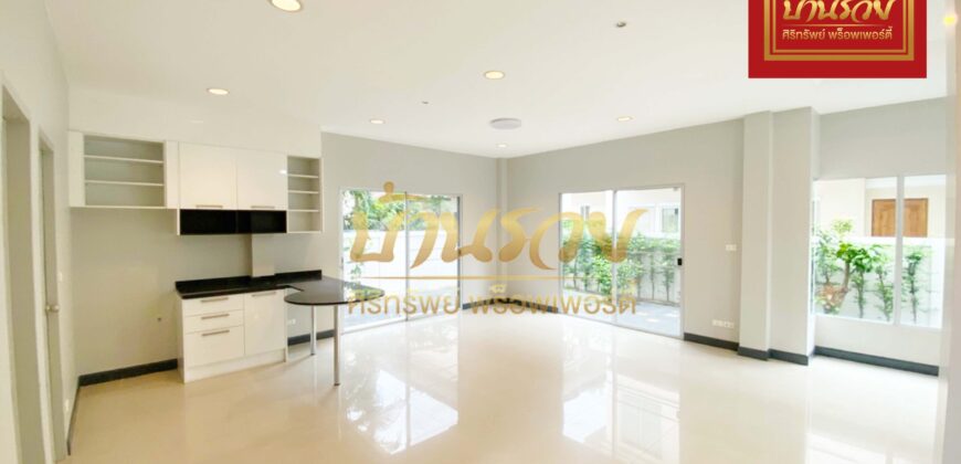 บ้านเดี่ยว 2 ชั้น หมู่บ้านเดอะซิตี้ ติดถนนรัตนาธิเบศร์ ใกล้รถไฟฟ้าสายสีม่วงสถานีพระนั่งเกล้า