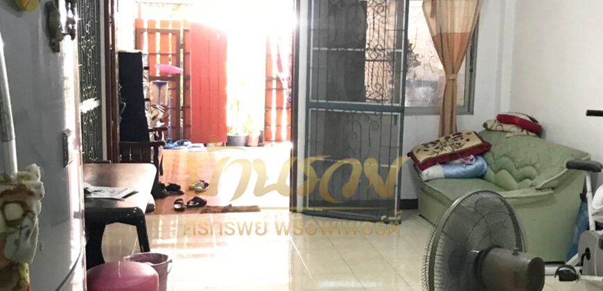 ทาวน์เฮ้าส์ 2 ชั้น หมู่บ้านพุฒสีวิลล่า 5 ถนนแพรกษา ใกล้ตลาดแพรกษา และโรบินสันสมุทรปราการ