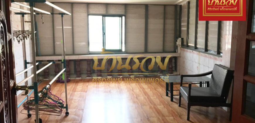 ทาวน์เฮ้าส์ 2 ชั้น หมู่บ้านพุฒสีวิลล่า 5 ถนนแพรกษา ใกล้ตลาดแพรกษา และโรบินสันสมุทรปราการ