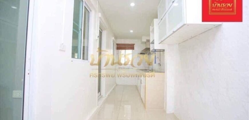 บ้านเดี่ยว 2 ชั้น หมู่บ้านเดอะแพลนท์ ศรีนครินทร์-หนามแดง ใกล้สี่แยกเทพารักษ์ และแหล่งอำนวยความสะดวก