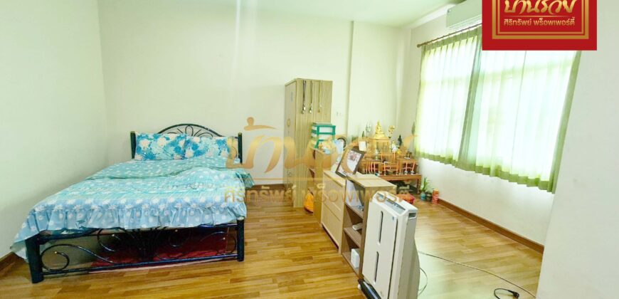 อาคารพาณิชย์ หมู่บ้าน ปัญฐิญา เเพรกษา ทำเลติดถนนเมนหมู่บ้าน ใกล้นิคมอุตสาหกรรมบางปู