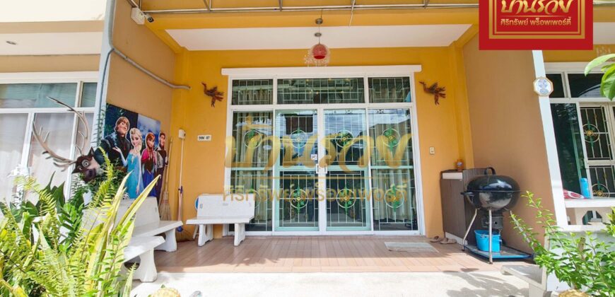 อาคารพาณิชย์ หมู่บ้าน ปัญฐิญา เเพรกษา ทำเลติดถนนเมนหมู่บ้าน ใกล้นิคมอุตสาหกรรมบางปู