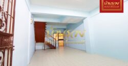 ทาวน์เฮ้าส์ 2 ชั้น หมู่บ้านสุขุมวิทวิลล่า ถนนสายลวด ใกล้รถไฟฟ้าสถานีสายลวด บ้านพร้อมเข้าอยู่