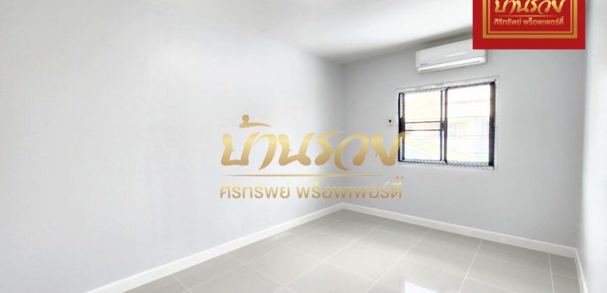 ทาวน์เฮ้าส์ 2 ชั้น *หลังมุม ซอยอยู่คง ถนนแพรกษา 5 ใกล้นิคมอุตสาหกรรมบางปู ทำเลดีเหมาะค้าขาย รีโนเวทใหม่พร้อมเข้าอยู่