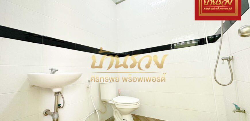 ทาวน์เฮ้าส์ 2 ชั้น *หลังมุม ซอยอยู่คง ถนนแพรกษา 5 ใกล้นิคมอุตสาหกรรมบางปู ทำเลดีเหมาะค้าขาย รีโนเวทใหม่พร้อมเข้าอยู่