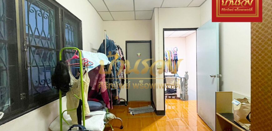 ทาวน์เฮ้าส์ 2 ชั้น หมู่บ้านภูมิใจนิเวศน์ 2 ถนนสุขสวัสดิ์ ใกล้ท่าเรือพระสมุทรเจดีย์