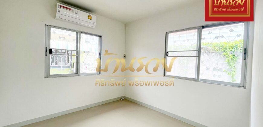 ทาวน์เฮ้าส์ 2 ชั้น *หลังมุม หมู่บ้านภูมิใจนิเวศน์ 3 โครงการ 2 บ้านรีโนเวทใหม่มีเนื้อที่ พร้อมเข้าอยู่