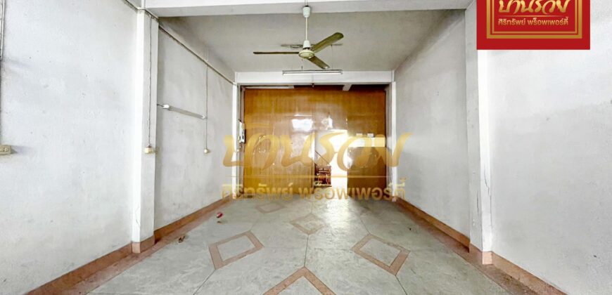 ทาวน์เฮ้าส์ 3 ชั้น ถนนสุขสวัสดิ์ 37 ใกล้สะพานภูมิพล ( วงแหวนอุตสาหกรรม )