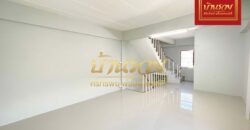 ทาวน์เฮ้าส์ 2 ชั้น *หลังมุม ซอยอยู่คง ถนนแพรกษา 5 ใกล้นิคมอุตสาหกรรมบางปู ทำเลดีเหมาะค้าขาย รีโนเวทใหม่พร้อมเข้าอยู่