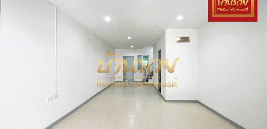 ทาวน์เฮ้าส์ 2 ชั้น หมู่บ้านภูมิใจนิเวศน์ 3 โครงการ 5 พระสมุทรเจดีย์ บ้านรีโนเวทใหม่ทั้งหลัง พร้อมเข้าอยู่