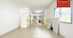 ทาวน์เฮ้าส์ 2 ชั้น *หลังมุม หมู่บ้านภูมิใจนิเวศน์ 3 โครงการ 2 บ้านรีโนเวทใหม่มีเนื้อที่ พร้อมเข้าอยู่