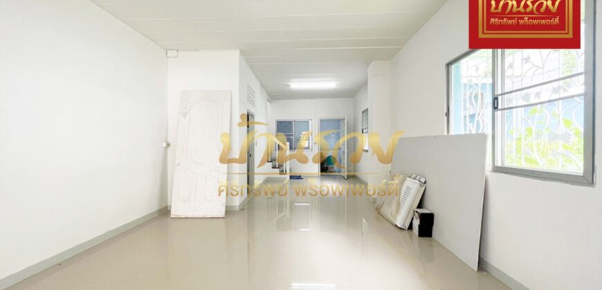 ทาวน์เฮ้าส์ 2 ชั้น *หลังมุม หมู่บ้านภูมิใจนิเวศน์ 3 โครงการ 2 บ้านรีโนเวทใหม่มีเนื้อที่ พร้อมเข้าอยู่