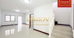 ทาวน์เฮ้าส์ 2 ชั้น *ถนนเมน หมู่บ้านภูมิใจนิเวศน์ 3 โครงการ 1 บ้านรีโนเวทใหม่ ใกล้สนามเด็กเล่น พร้อมเข้าอยู่