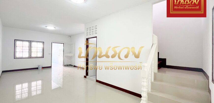 ทาวน์เฮ้าส์ 2 ชั้น *ถนนเมน หมู่บ้านภูมิใจนิเวศน์ 3 โครงการ 1 บ้านรีโนเวทใหม่ ใกล้สนามเด็กเล่น พร้อมเข้าอยู่