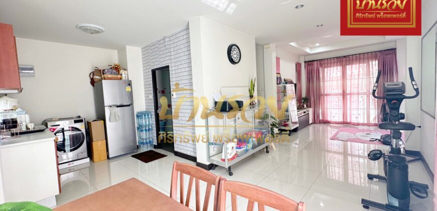 ทาวน์เฮ้าส์ 2 ชั้น *หลังมุม หมู่บ้าน นครทองลีฟวิ่ง ซอยเทศบาลบางปู 39 ใกล้นิคมอุตสาหกรรมบางปู