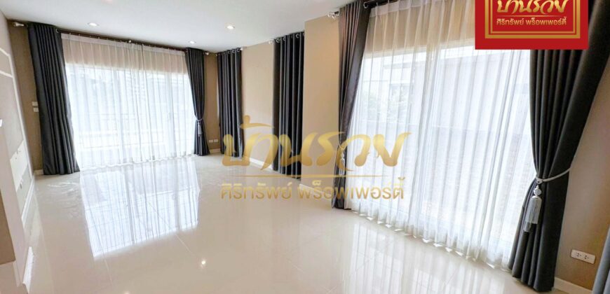 บ้านแฝด 2 ชั้น หมู่บ้านภัสสร ไพรด์ ศรีนครินทร์-เทพารักษ์ ซอย ทรัพย์บุญชัย ใกล้ทางด่วนวงแหวนกาญจนาภิเษก พร้อมเข้าอยู่