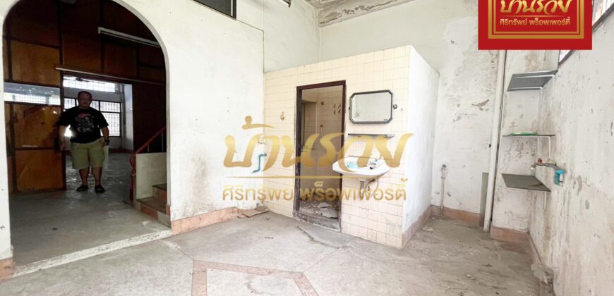 ทาวน์เฮ้าส์ 3 ชั้น ถนนสุขสวัสดิ์ 37 ใกล้สะพานภูมิพล ( วงแหวนอุตสาหกรรม )