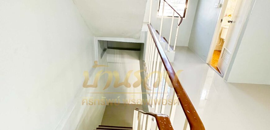 ทาวน์เฮ้าส์ 2 ชั้น *หลังมุม ซอยอยู่คง ถนนแพรกษา 5 ใกล้นิคมอุตสาหกรรมบางปู ทำเลดีเหมาะค้าขาย รีโนเวทใหม่พร้อมเข้าอยู่