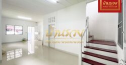 ทาวน์เฮ้าส์ 2 ชั้น *หลังมุม หมู่บ้านภูมิใจนิเวศน์ 3 โครงการ 2 บ้านรีโนเวทใหม่มีเนื้อที่ พร้อมเข้าอยู่