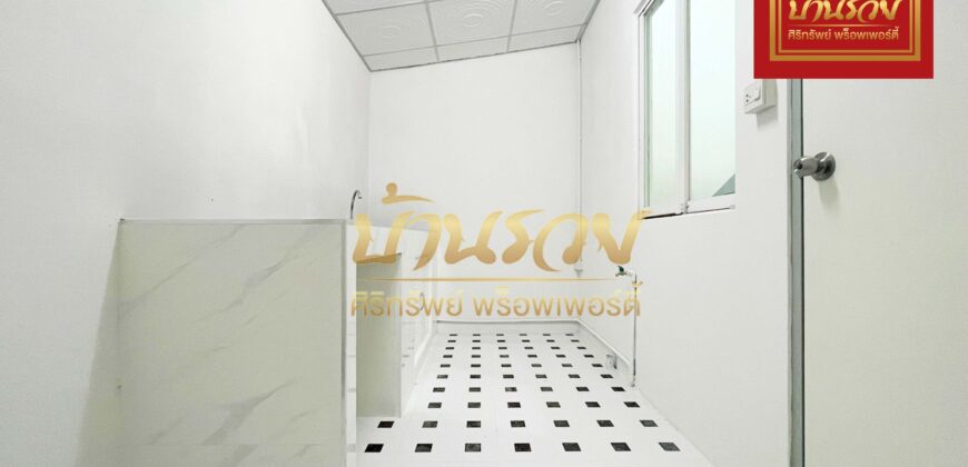 ทาวน์เฮ้าส์ 2 ชั้น หมู่บ้านภูมิใจนิเวศน์ 3 โครงการ 5 พระสมุทรเจดีย์ บ้านรีโนเวทใหม่ทั้งหลัง พร้อมเข้าอยู่