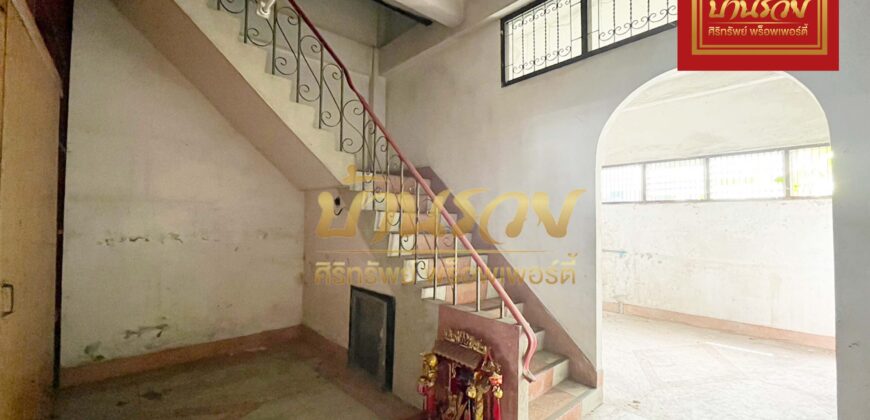 ทาวน์เฮ้าส์ 3 ชั้น ถนนสุขสวัสดิ์ 37 ใกล้สะพานภูมิพล ( วงแหวนอุตสาหกรรม )