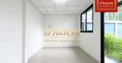 ทาวน์เฮ้าส์ 2 ชั้น *หลังมุม หมู่บ้านภูมิใจนิเวศน์ 3 โครงการ 2 บ้านรีโนเวทใหม่มีเนื้อที่ พร้อมเข้าอยู่