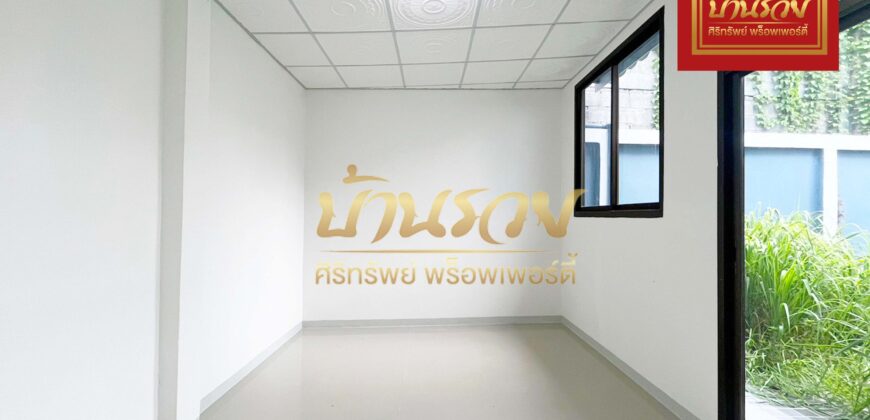 ทาวน์เฮ้าส์ 2 ชั้น *หลังมุม หมู่บ้านภูมิใจนิเวศน์ 3 โครงการ 2 บ้านรีโนเวทใหม่มีเนื้อที่ พร้อมเข้าอยู่