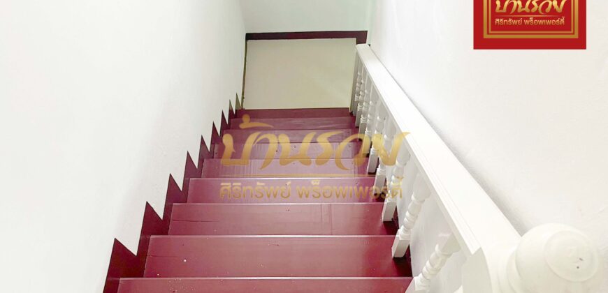 ทาวน์เฮ้าส์ 2 ชั้น *ถนนเมน หมู่บ้านภูมิใจนิเวศน์ 3 โครงการ 1 บ้านรีโนเวทใหม่ ใกล้สนามเด็กเล่น พร้อมเข้าอยู่