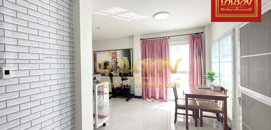 ทาวน์เฮ้าส์ 2 ชั้น *หลังมุม หมู่บ้าน นครทองลีฟวิ่ง ซอยเทศบาลบางปู 39 ใกล้นิคมอุตสาหกรรมบางปู