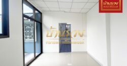 ทาวน์เฮ้าส์ 2 ชั้น *หลังมุม หมู่บ้านภูมิใจนิเวศน์ 3 โครงการ 2 บ้านรีโนเวทใหม่มีเนื้อที่ พร้อมเข้าอยู่