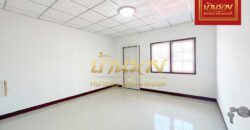 ทาวน์เฮ้าส์ 2 ชั้น *ถนนเมน หมู่บ้านภูมิใจนิเวศน์ 3 โครงการ 1 บ้านรีโนเวทใหม่ ใกล้สนามเด็กเล่น พร้อมเข้าอยู่