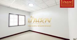 ทาวน์เฮ้าส์ 2 ชั้น *ถนนเมน หมู่บ้านภูมิใจนิเวศน์ 3 โครงการ 1 บ้านรีโนเวทใหม่ ใกล้สนามเด็กเล่น พร้อมเข้าอยู่