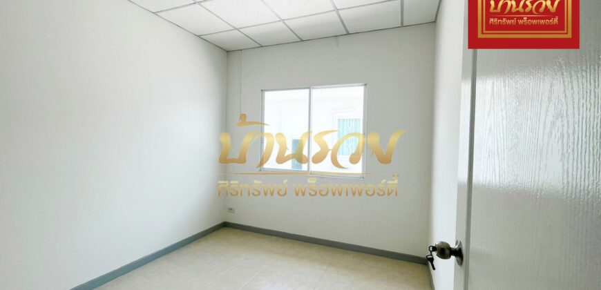 ทาวน์เฮ้าส์ 2 ชั้น หมู่บ้านภูมิใจนิเวศน์ 3 โครงการ 5 พระสมุทรเจดีย์ บ้านรีโนเวทใหม่ทั้งหลัง พร้อมเข้าอยู่