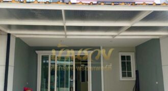 ทาวน์เฮ้าส์ 2 ชั้น หมู่บ้านโกลเด้นทาวน์ 3 บางนา-สวนหลวง ใกล้แหล่งอำนวยความสะดวก พร้อมเข้าอยู่