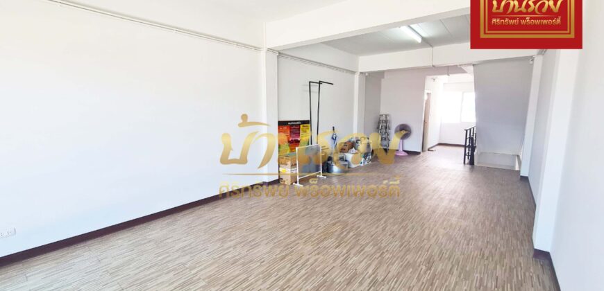 อาคารพาณิชย์ 3 ชั้นครึ่ง โครงการ เจบิช สุขุมวิท-เเพรกษา ใกล้โรงเรียนสารสาสน์สมุทรปราการ พร้อมเข้าอยู่