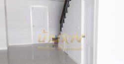 อาคารพาณิชย์ 3 ชั้นครึ่ง โครงการ เจบิช สุขุมวิท-เเพรกษา ใกล้โรงเรียนสารสาสน์สมุทรปราการ พร้อมเข้าอยู่