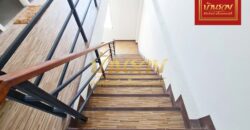 อาคารพาณิชย์ 3 ชั้นครึ่ง โครงการ เจบิช สุขุมวิท-เเพรกษา ใกล้โรงเรียนสารสาสน์สมุทรปราการ พร้อมเข้าอยู่