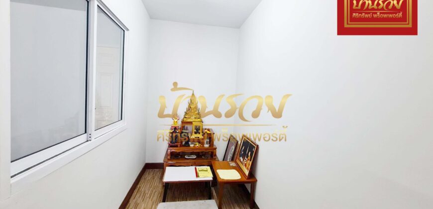 อาคารพาณิชย์ 3 ชั้นครึ่ง โครงการ เจบิช สุขุมวิท-เเพรกษา ใกล้โรงเรียนสารสาสน์สมุทรปราการ พร้อมเข้าอยู่