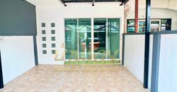 ทาวน์เฮ้าส์ 2 ชั้น หมู่บ้านวิวัฒน์โฮม ซอยเทศบาลบางปู 40 ทำเลดีใกล้รถไฟฟ้าสถานีแพรกษา รีโนเวทใหม่พร้อมเข้าอยู่