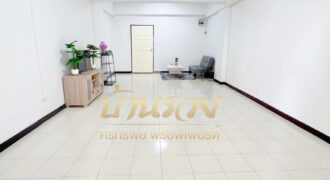 คอนโดบ้านเทพารักษ์ 3 ตึก 5 ชั้น 9 ถนนเทพารักษ์ – สำโรง ใกล้สี่แยกเทพารักษ์และรถไฟฟ้า พร้อมเข้าอยู่